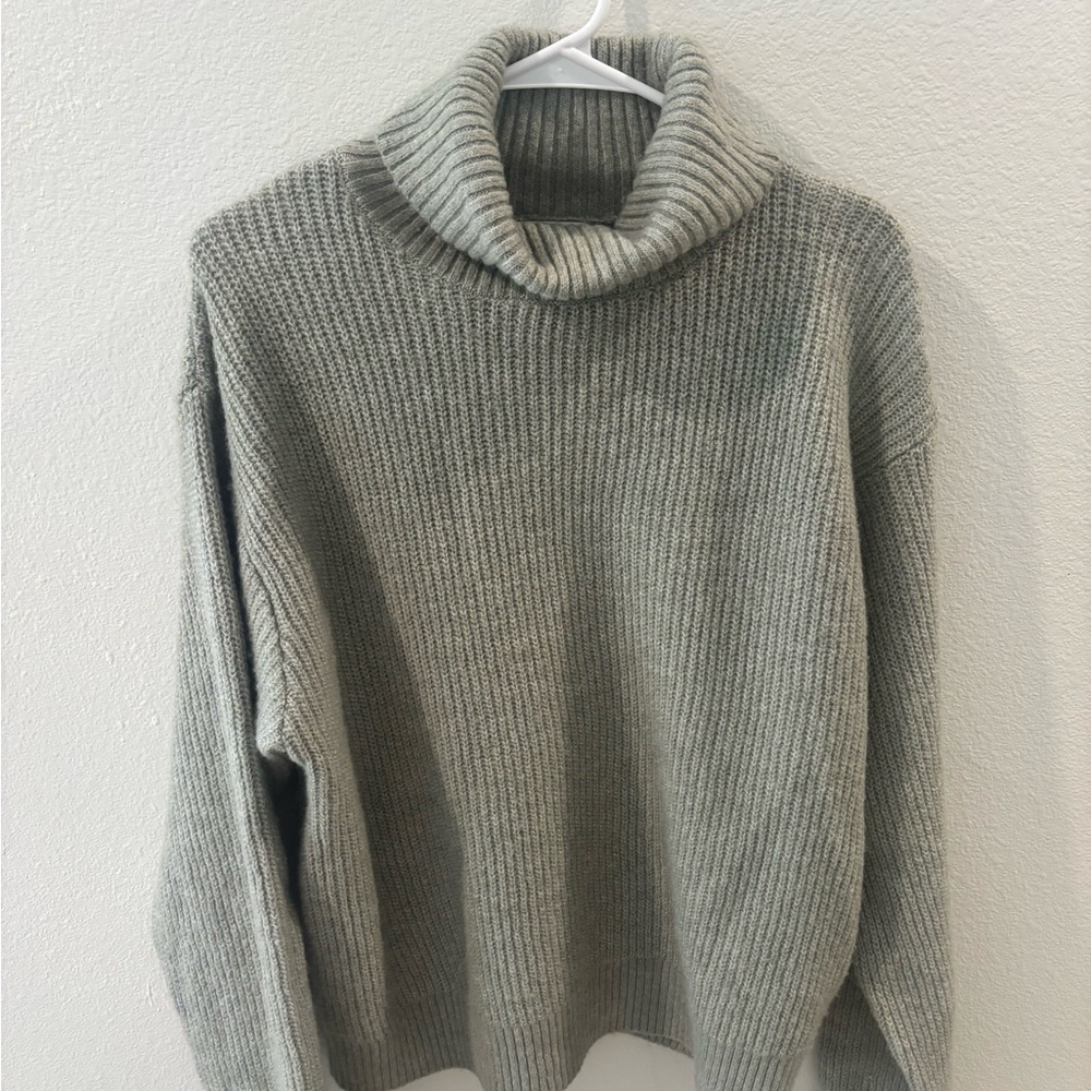 H&M Green Turtleneck Sweater